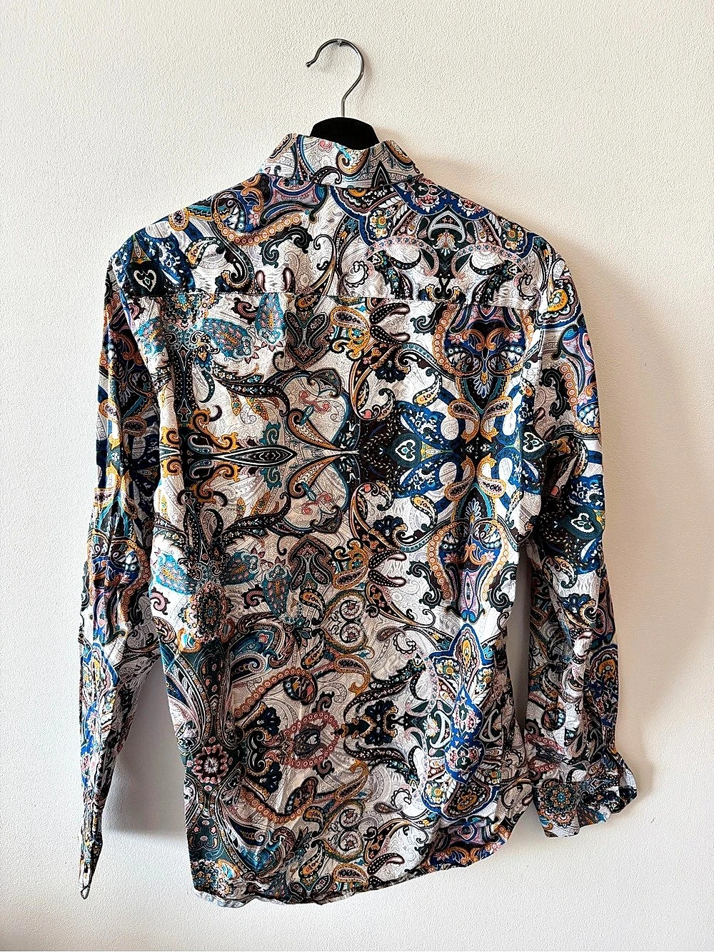 Envy Long-Sleeve Paisley Button-Down Shirt – Blue & White (Large) - Picture 4 of 4